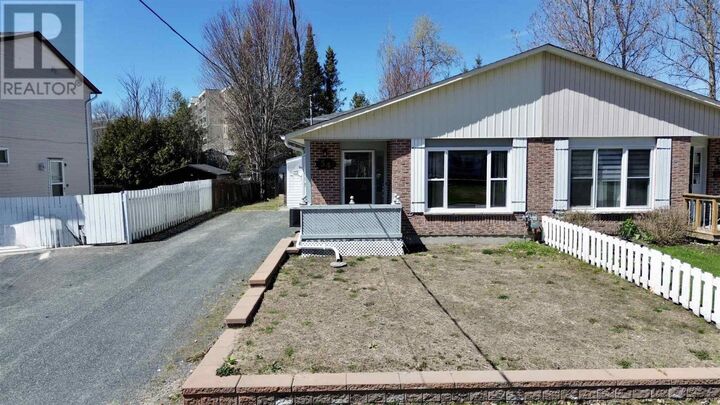 Property Photo:  54A Washington Cres  ON P5A 2L7 