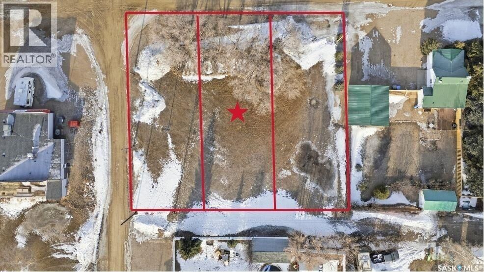Property Photo:  102 Vincent Avenue  SK S0G 0R0 