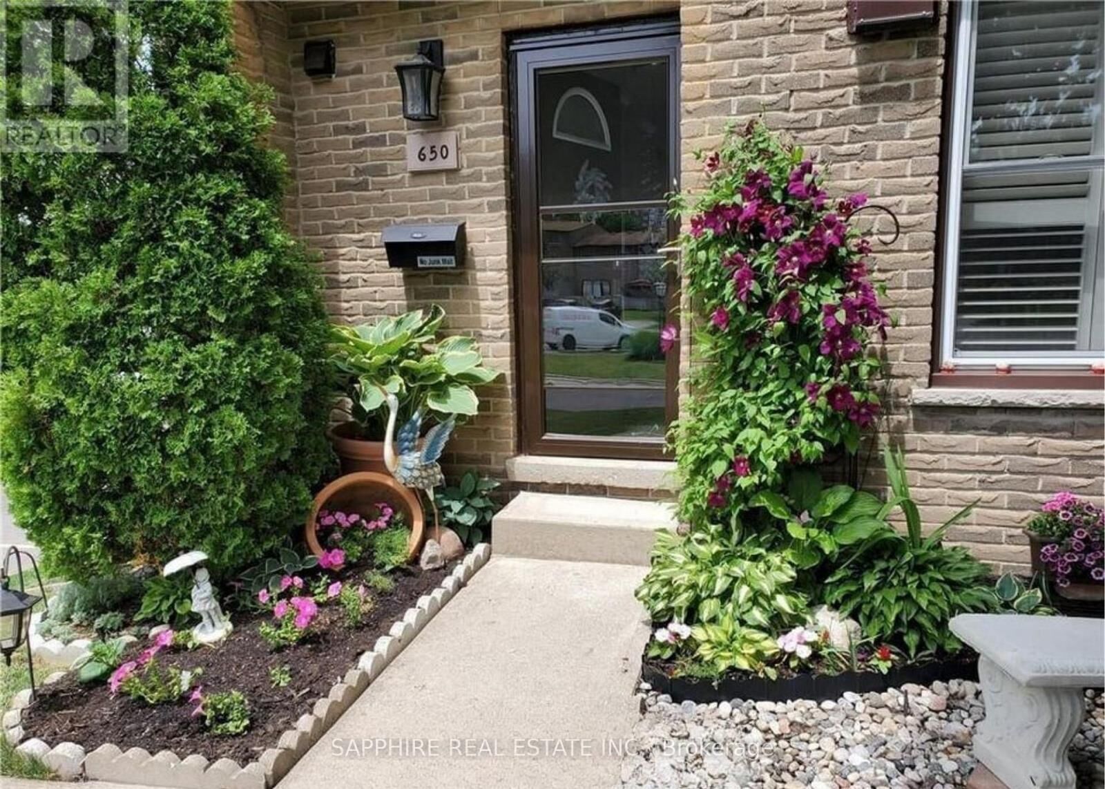 Property Photo:  650 Wonderland Road South  ON N6K 1L8 