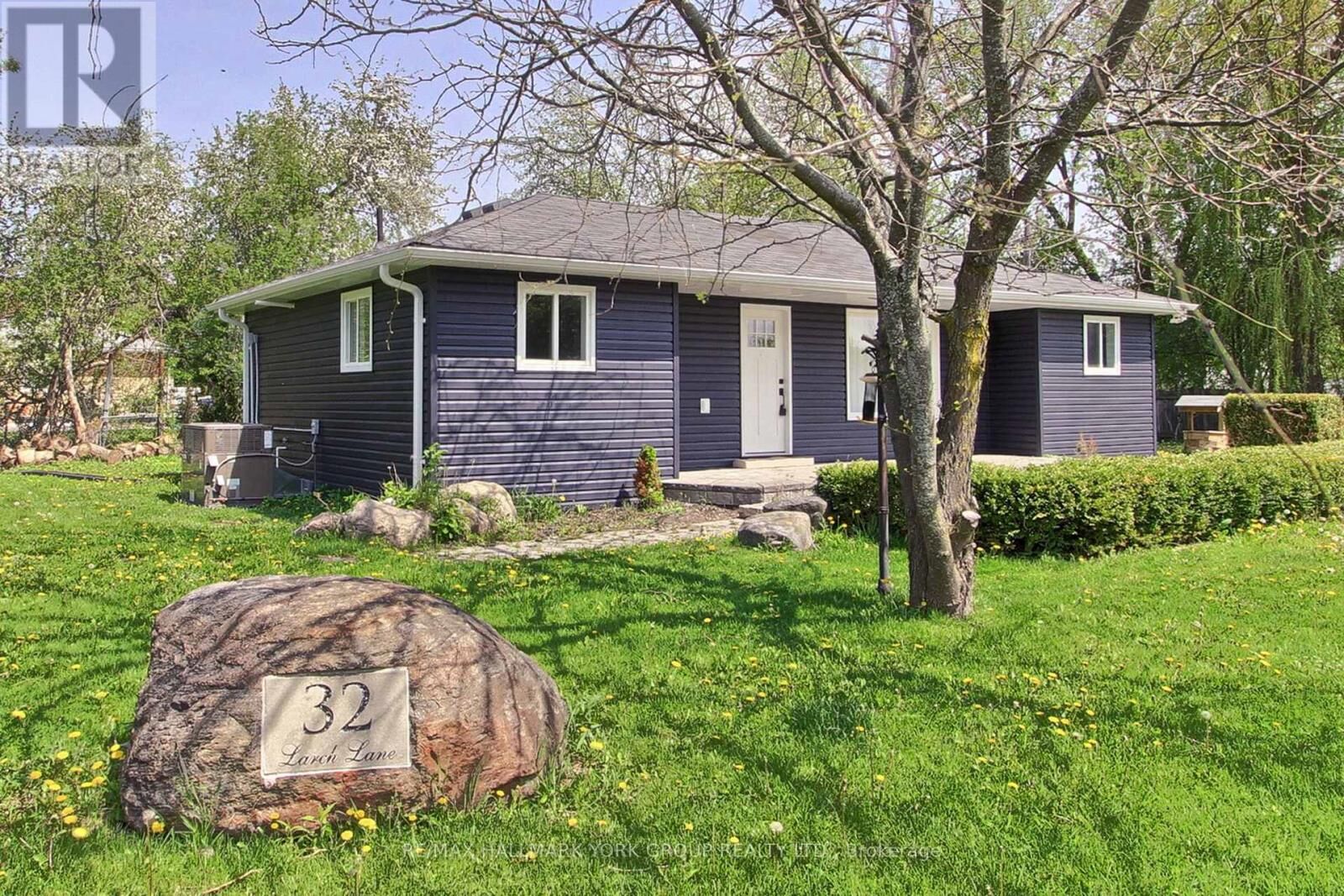 Property Photo:  32 Larch Lane  ON L0E 1N0 