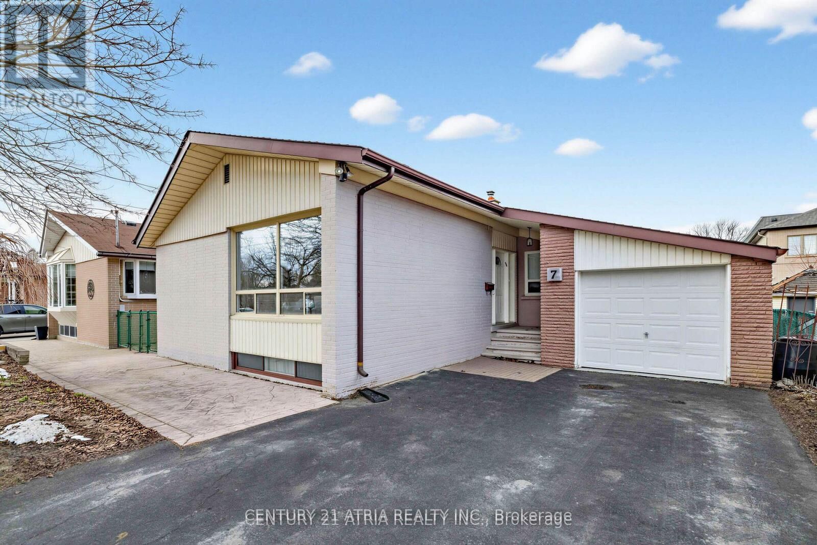 Property Photo:  7 Rockport Crescent  ON L4C 2L5 