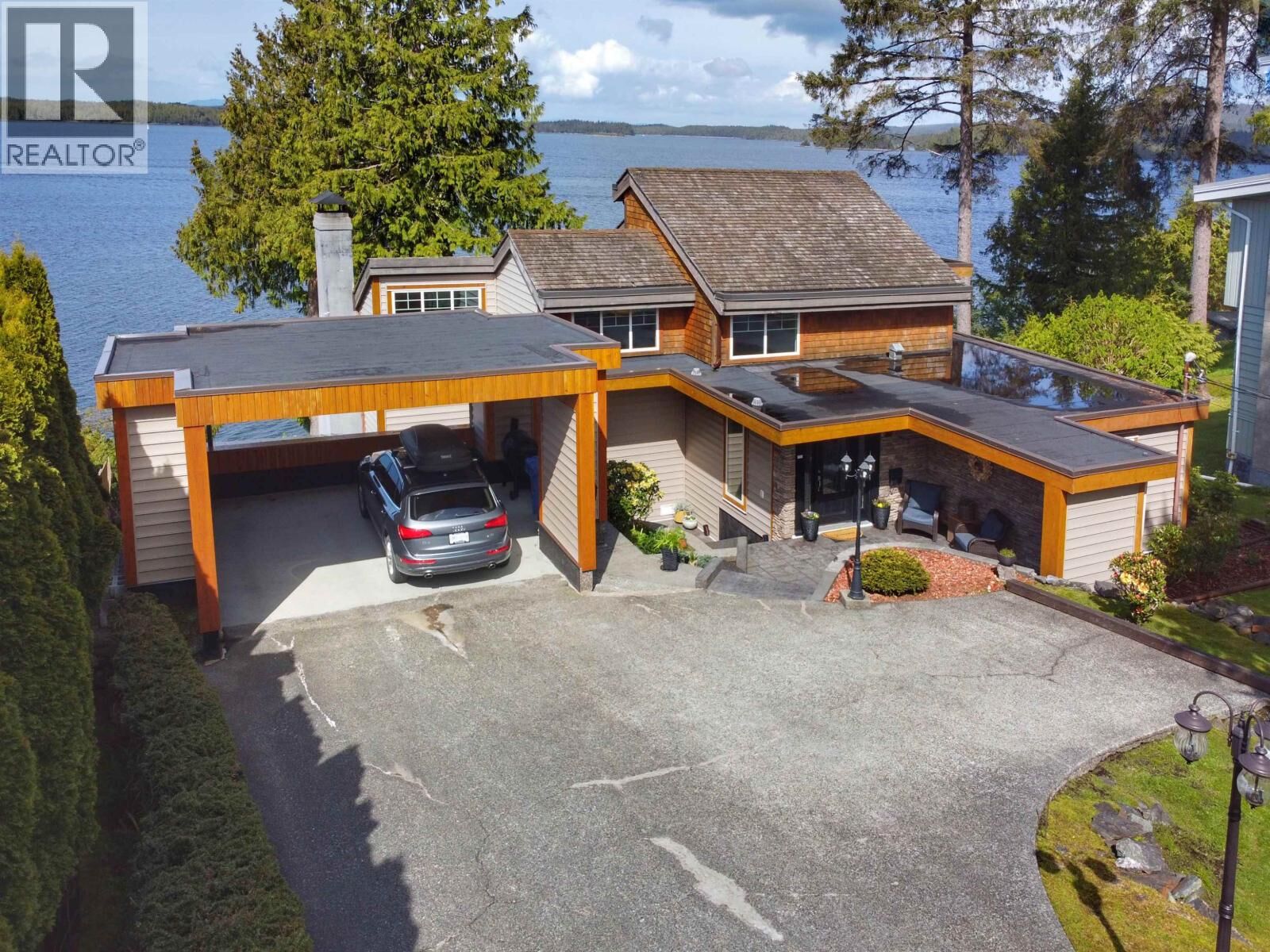 Property Photo:  2130 Graham Avenue  BC V8J 1C8 