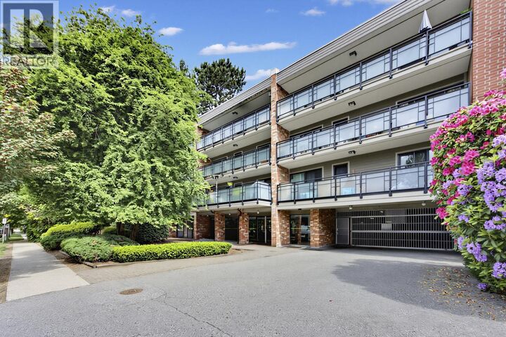 Property Photo: 360 East 2nd Street 310 BC V7L 4N6