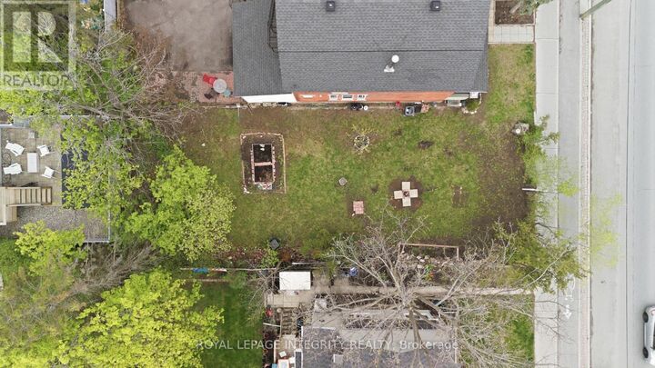 Property Photo:  516 Churchill Avenue North  ON K1Z 5E4 