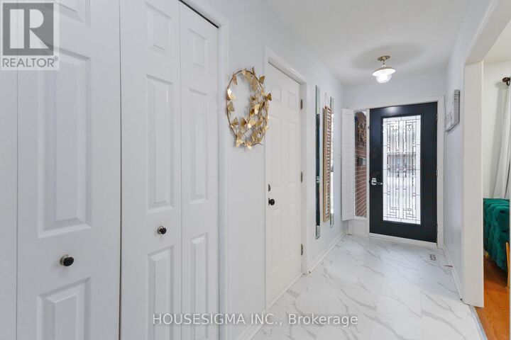 Property Photo:  220 Killarney Grove  ON N5X 3X6 