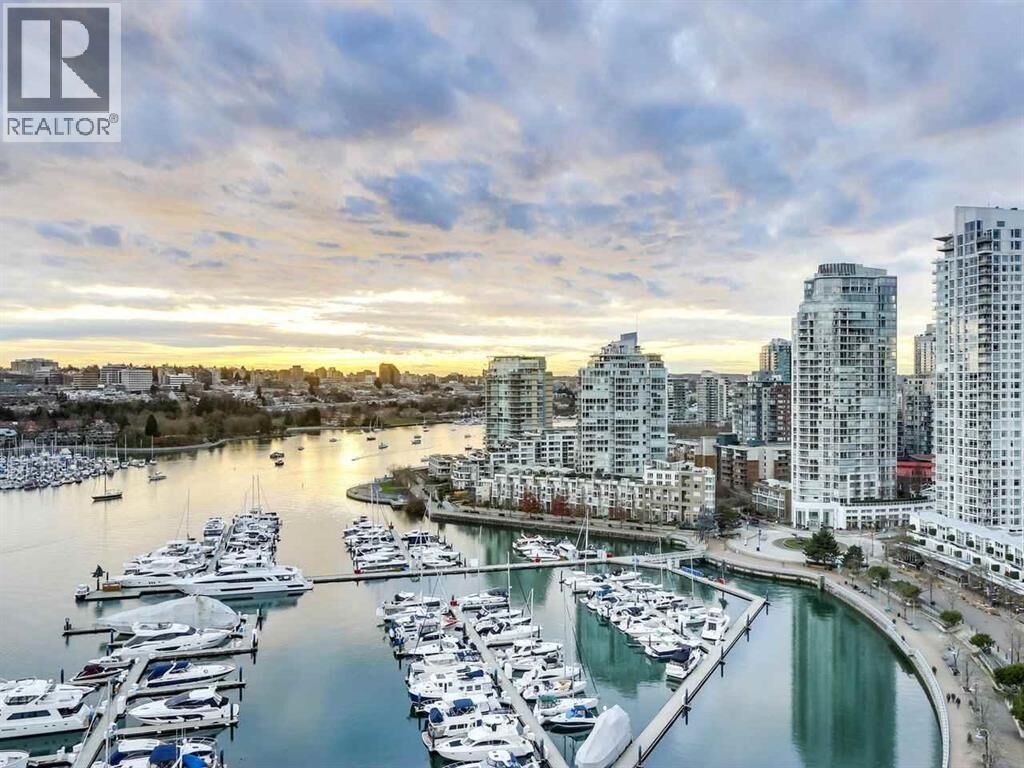 Property Photo:  1033 Marinaside Crescent 2706  BC V6Z 3A3 