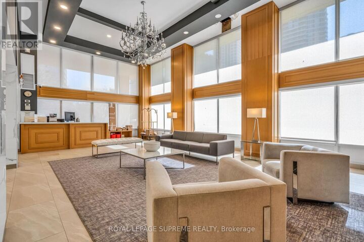 Property Photo:  3590 Kaneff Crescent 1907  ON L5A 3X3 