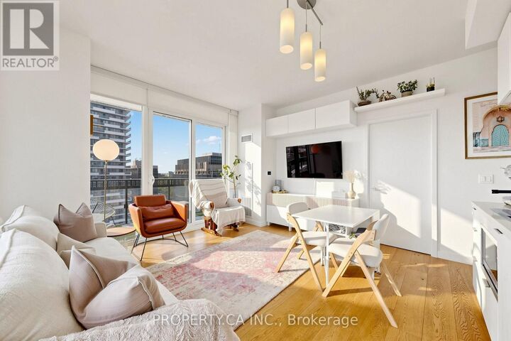 Property Photo:  8 Eglinton Avenue East 1411  ON M4P 0C1 