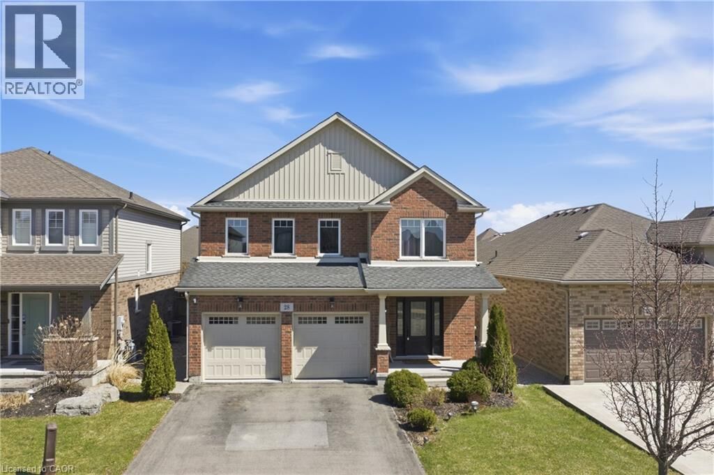 Property Photo:  28 Silverwood Avenue  ON L3C 0C3 