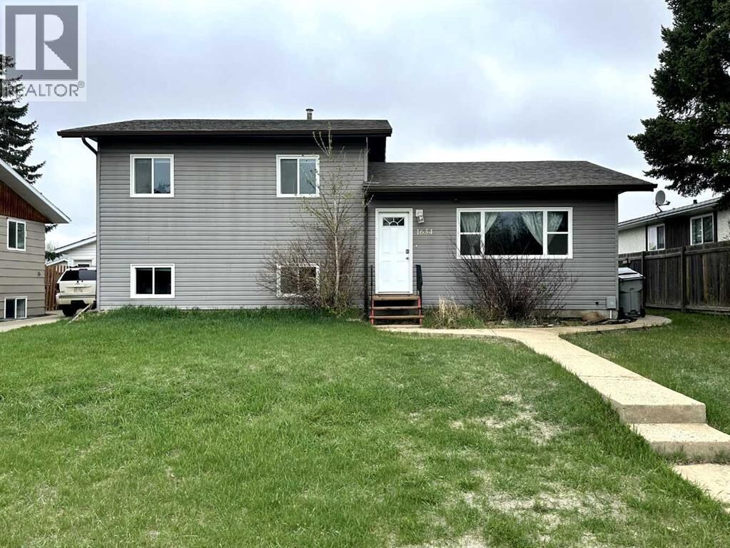 Property Photo:  1634 5A Street  AB T9W 1J5 
