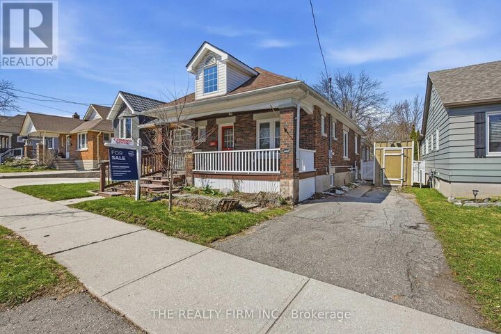 Property Photo:  460 Moore Street  ON N6C 2C2 