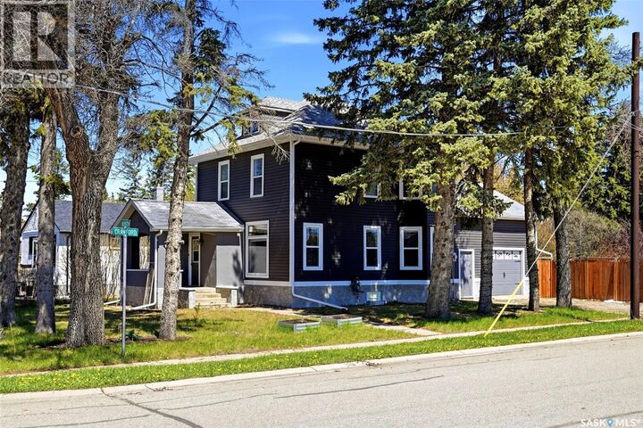 Property Photo:  1001 Buxton Street  SK S0G 2K0 