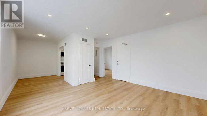 Property Photo:  1252 Davenport Road 5  ON M6H 2G9 
