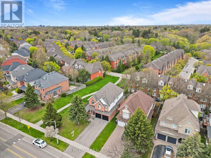 Property Photo:  964 Queen Street West  ON L5H 4J7 
