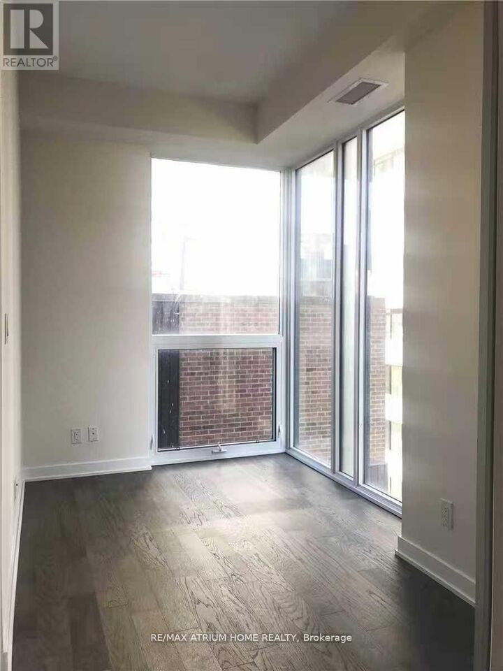 Property Photo:  17 Dundonald Street 808  ON M4Y 0E4 