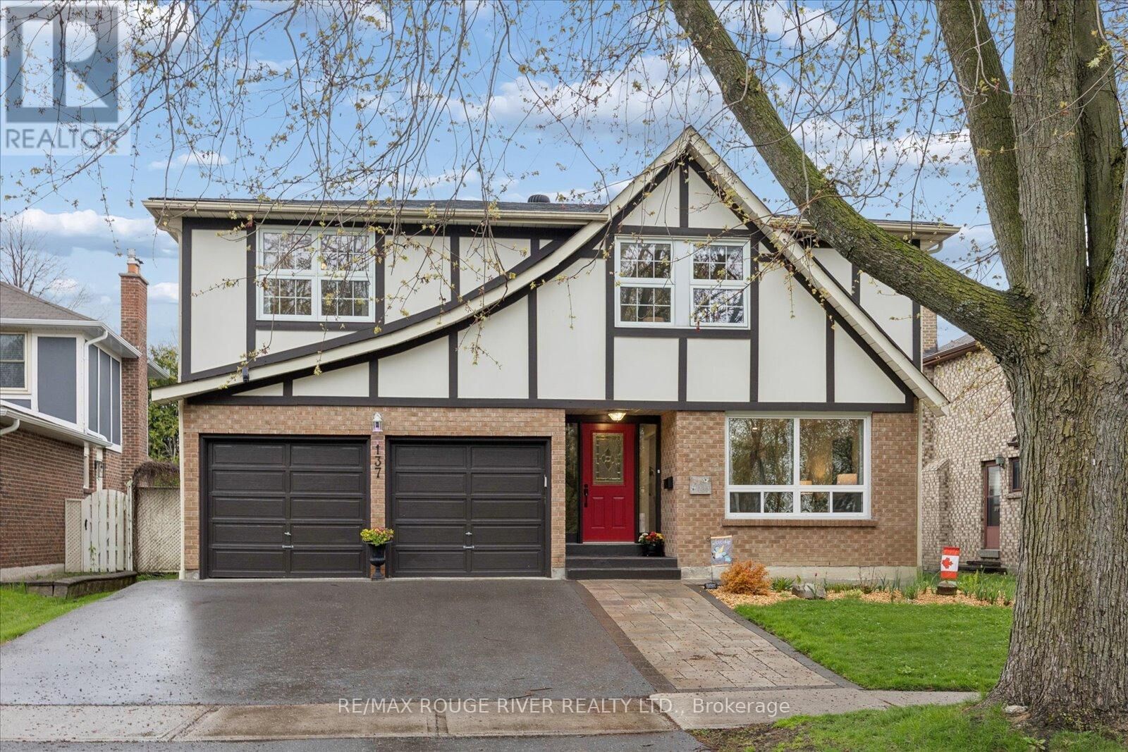 Property Photo:  137 Pringle Drive  ON L1N 6K4 