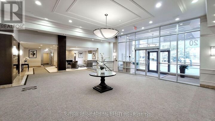 Property Photo: 20 North Park Road 811 ON L4J 0G7