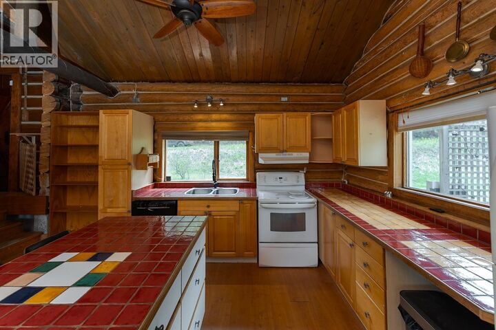 Property Photo:  5872 Lindstrom Road  BC V2K 5H7 
