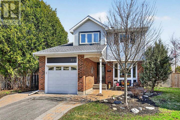 Property Photo:  425 Tanager Bay  ON K1E 2Z7 