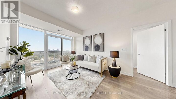 Property Photo:  2520 Eglinton Avenue West 1710  ON L5M 0Y4 