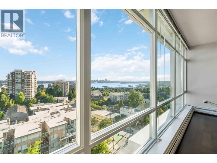 Property Photo:  1320 Chesterfield Avenue  BC V7M 0A6 