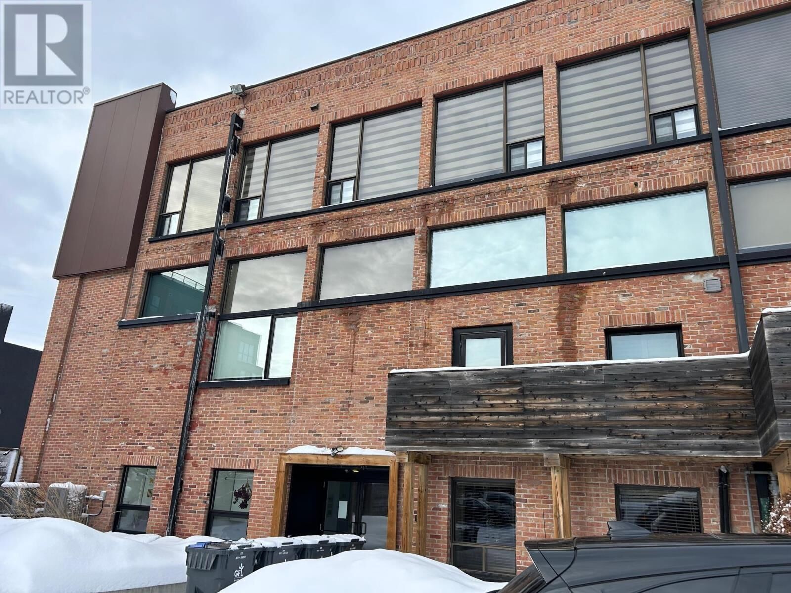 Property Photo:  103 37 Cumberland St S  ON P7B 2T4 