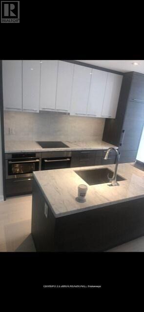 Property Photo:  488 University Avenue 4301  ON M5G 0C1 