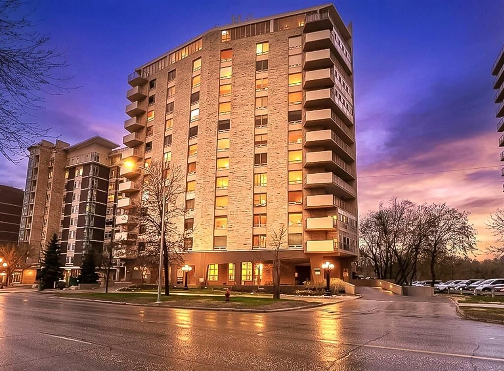 Property Photo: 221 Wellington Crescent MB R3M 0A1