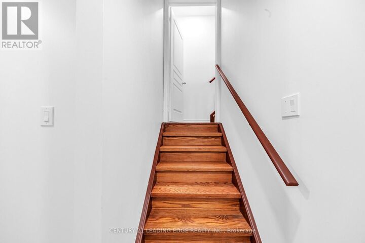 Property Photo: 62 Creekland Avenue ON L4A 1X4