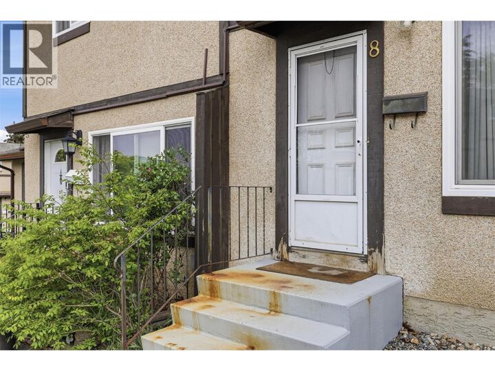 Photo de la propriété:  1605 Summit Drive 8  BC V2E 2A5 