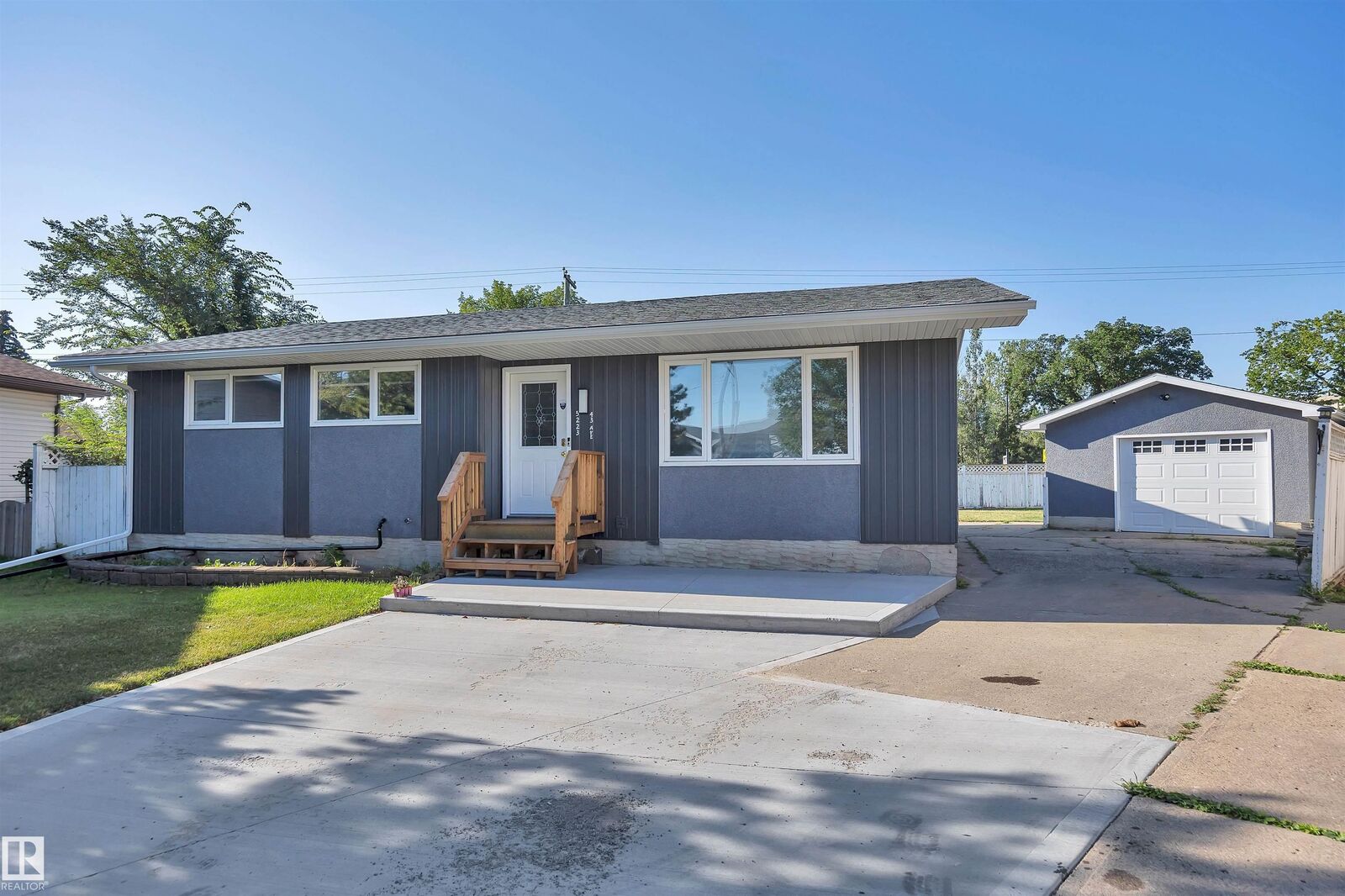 Property Photo:  5223 43 Avenue  AB T9E 5A9 