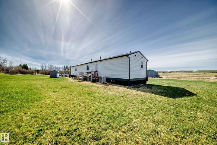 Property Photo: 56432 Hwy 777 AB T7N 0L6