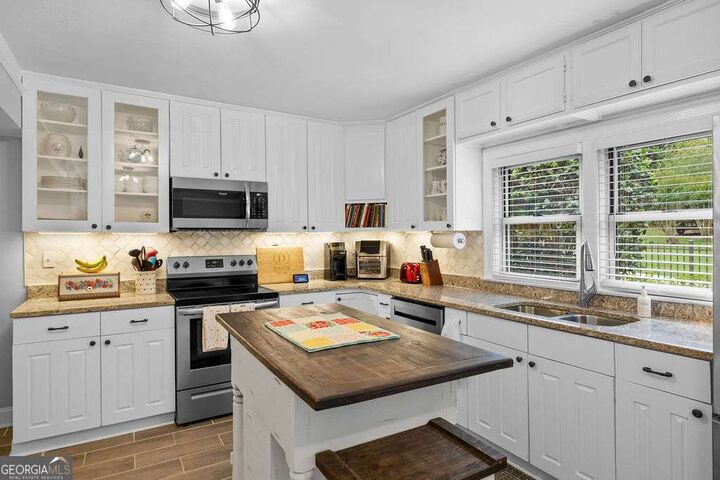 Property Photo:  76 Shadow Lane SW  GA 30165 