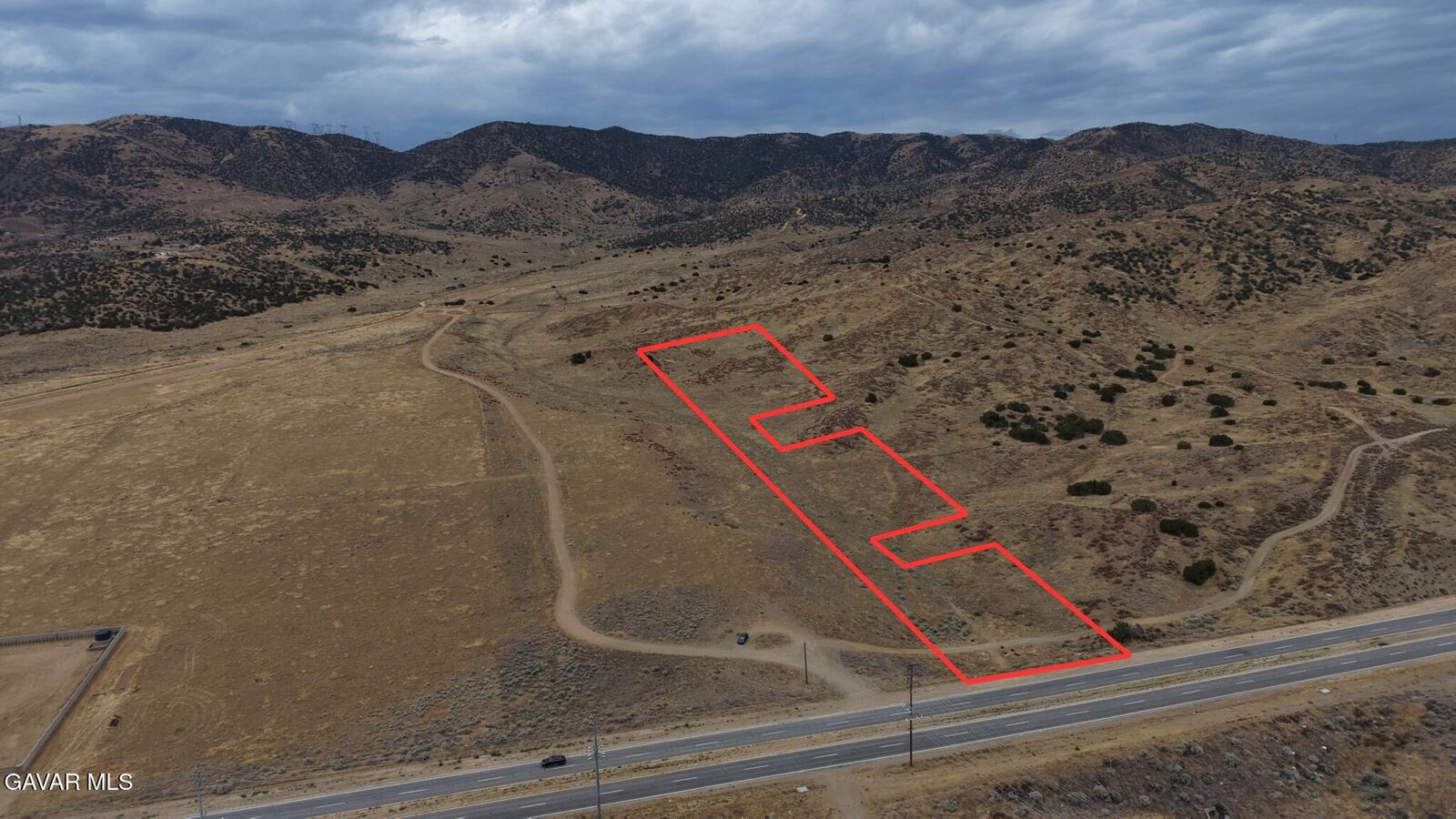 Property Photo: 1524 S Ave CA 93551