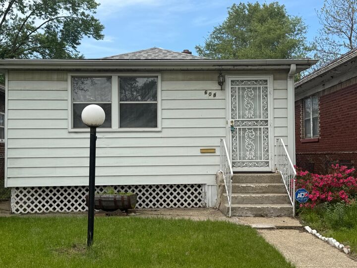 Property Photo: 608 Durbin Street IN 46406