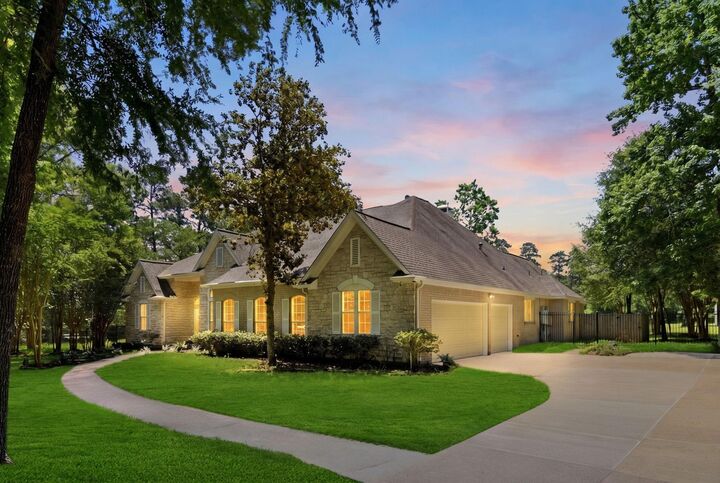 Property Photo:  10965 Lake Forest Drive  TX 77384 
