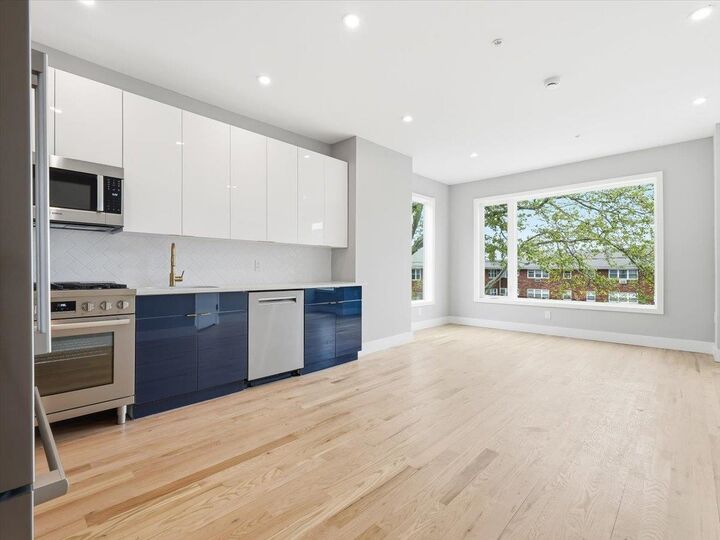 Property Photo: 437 Ogden Ave 2R NJ 07307