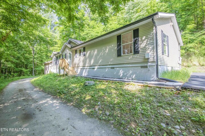 Property Photo: 545 E Brushy Valley Drive TN 37849