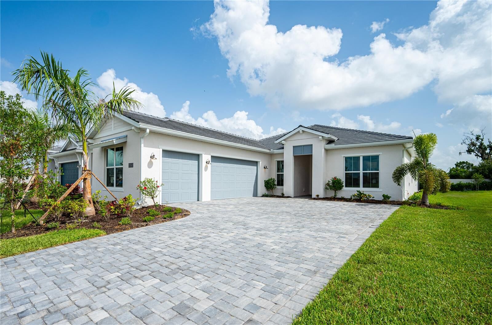 Property Photo:  17547 Palmiste Drive  FL 34202 