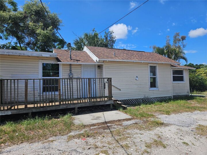 Property Photo: 2220 20th Street S FL 33712