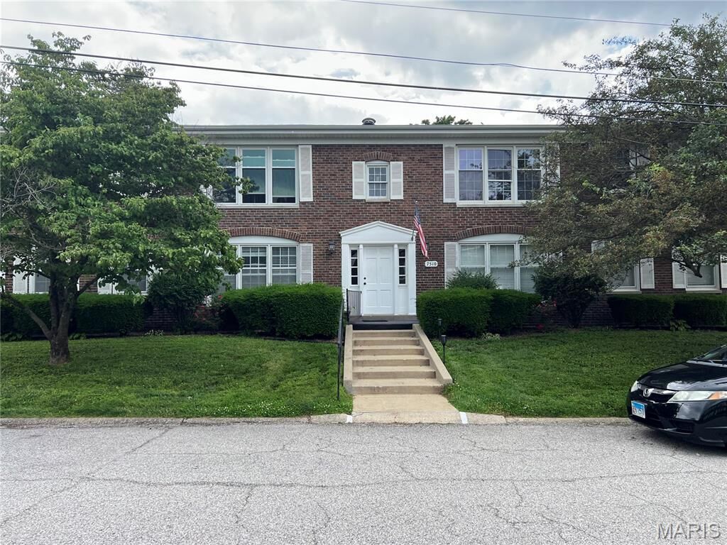Property Photo: 7510 Claymont Court 4 IL 62223