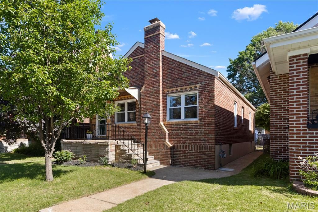 Property Photo:  5521 Murdoch Avenue  MO 63109 