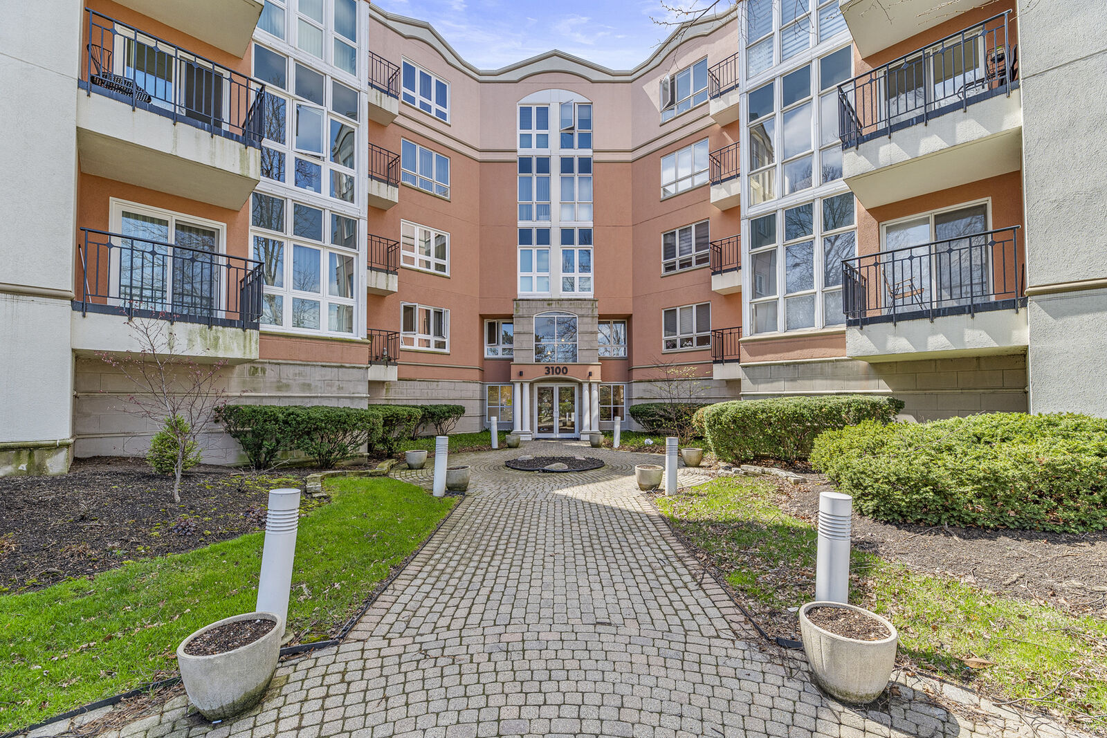 Property Photo:  3100 Lexington Lane 201  IL 60026 