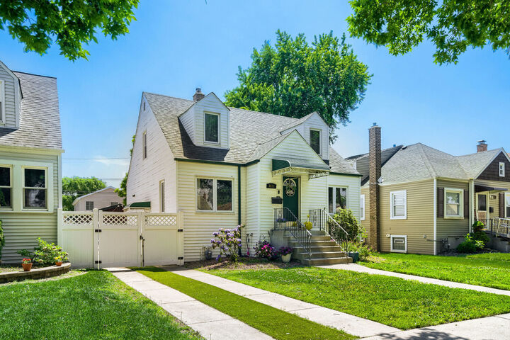 Property Photo:  3811 W 110th Street  IL 60655 