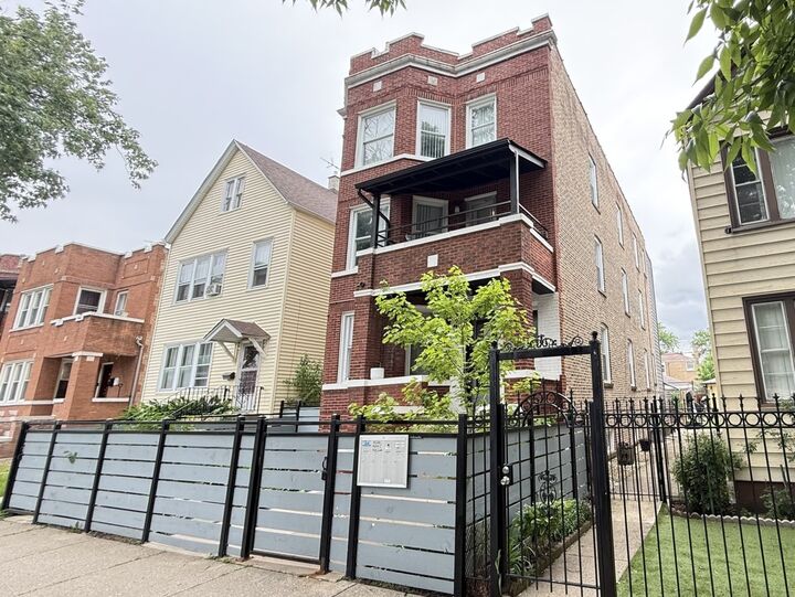 Property Photo:  2434 N Lorel Avenue  IL 60639 