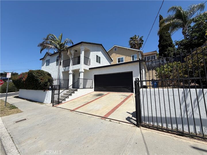 Property Photo:  4726 Pickford Street  CA 90019 