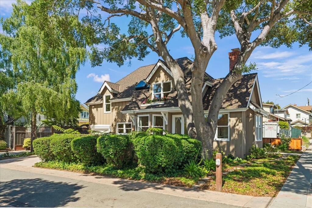 Property Photo:  437 Logan Street  CA 95062 