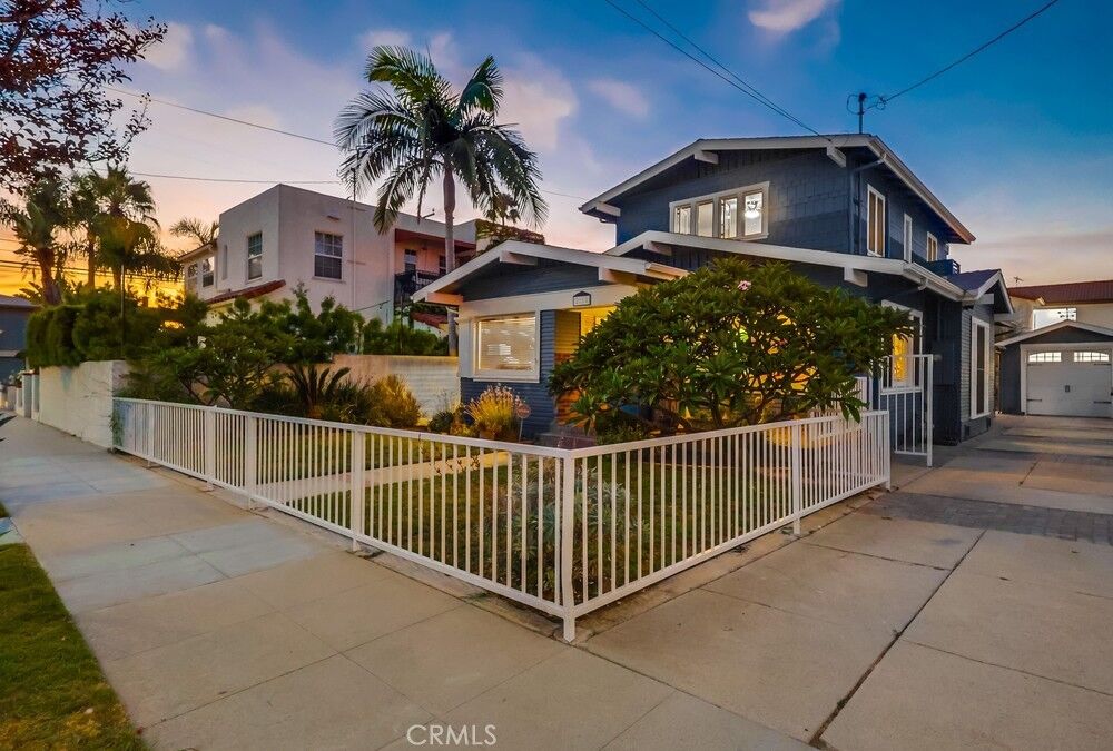 Property Photo:  2815 E 5th Street  CA 90814 
