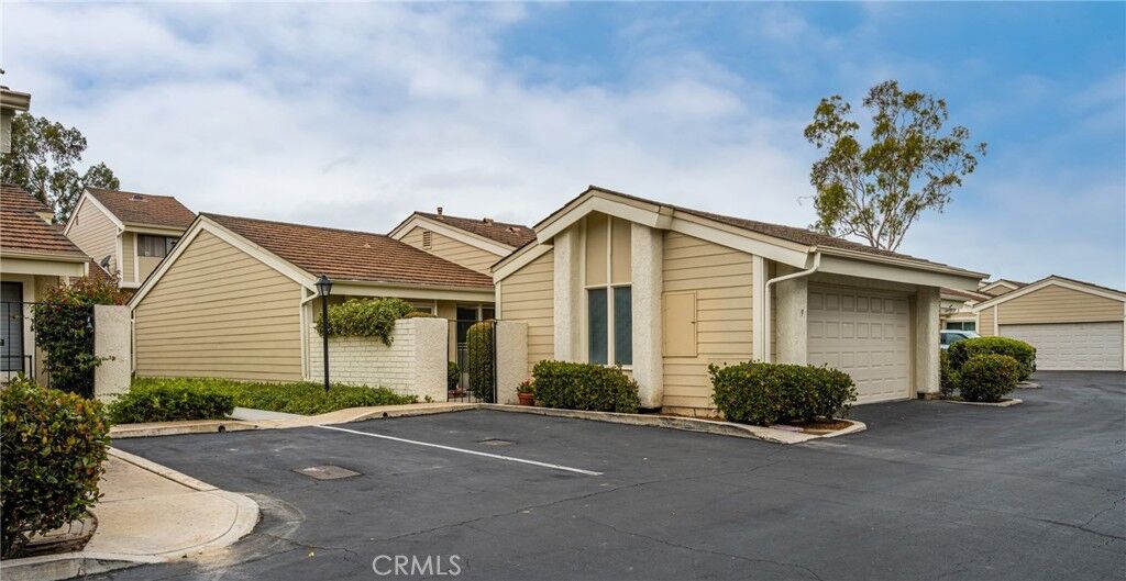 Property Photo:  9 Driftwood 22  CA 92604 