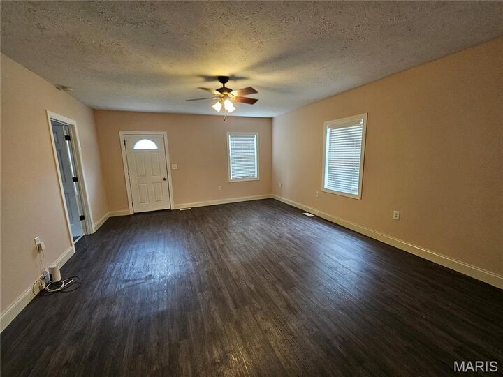 Property Photo:  635 S Oak Street  IL 62049 